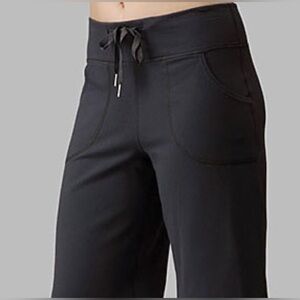 🖤Lululemon Be Still Shorts *Long* size 10